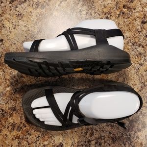 Chacos sz 8